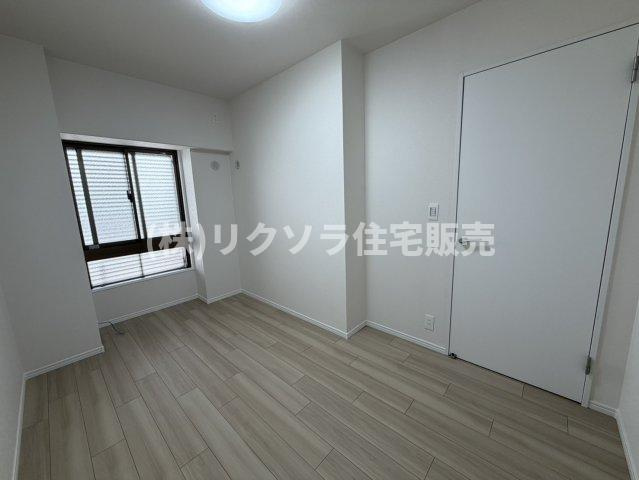 ルネヒューマンズガーデン枚方の洋室|洋室5.2帖
■物件内覧・資金計画相談・住宅ローン相談、リフォーム相談、お問合せ受付中■
※当日・翌日のご内覧、ご相談はお電話でのお問合せがスムーズです！