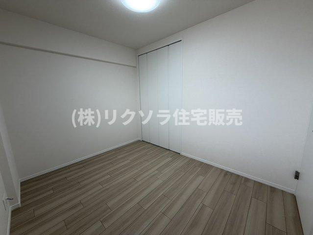 ルネヒューマンズガーデン枚方の寝室|洋室5.0帖
■物件内覧・資金計画相談・住宅ローン相談、リフォーム相談、お問合せ受付中■
※当日・翌日のご内覧、ご相談はお電話でのお問合せがスムーズです！