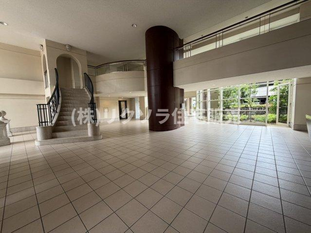 ルネヒューマンズガーデン枚方のエントランス|■物件内覧・資金計画相談・住宅ローン相談、リフォーム相談、お問合せ受付中■
※当日・翌日のご内覧、ご相談はお電話でのお問合せがスムーズです！