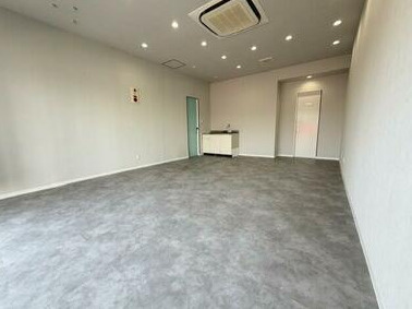 草津市矢橋町の店舗事務所の内装