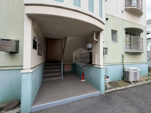 ハイツタカハシのエントランス