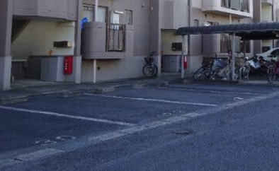 パールメゾン鏑木の駐車場