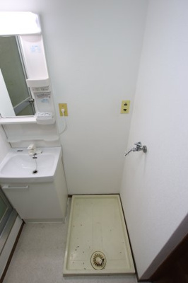 【設備】 | 石坂スカイハイツ | 室内洗濯機置場