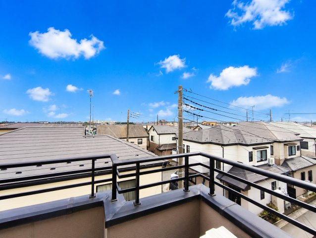越谷市大字大杉　二世帯中古注文住宅の展望|３階からの眺望！日当たりサンサン！
デジタル加工された写真です。