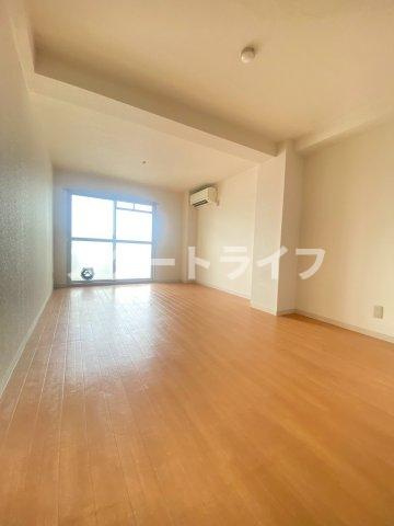 大阪市東淀川区菅原３丁目の賃貸マンションの居間・リビング