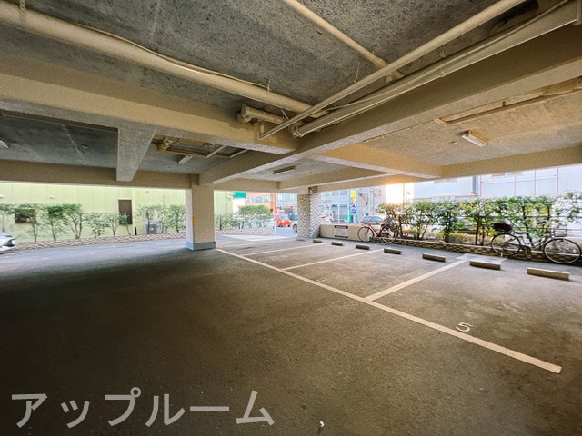 エルセリートオーテの駐車場