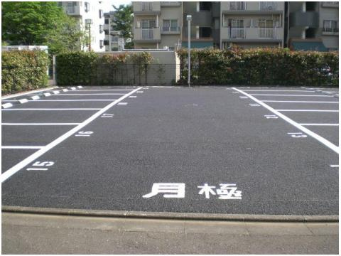 大塚チェリーハイツ8の駐車場