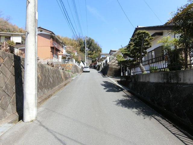 売地　富岡市黒川　の前面道路含む現地写真