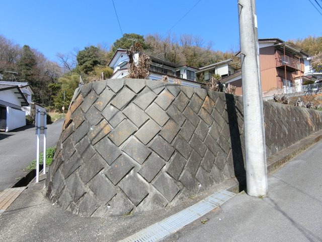 売地　富岡市黒川　の前面道路含む現地写真