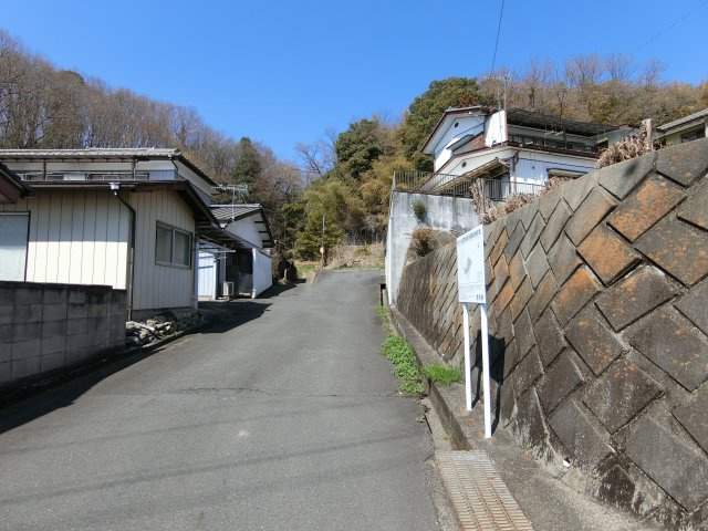 売地　富岡市黒川　の前面道路含む現地写真