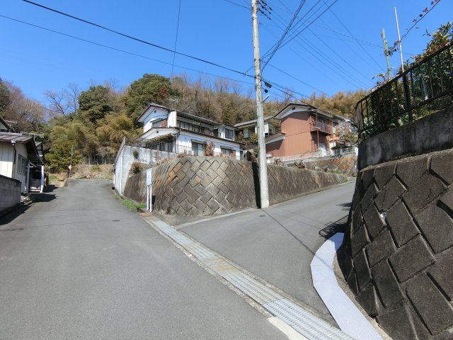 売地　富岡市黒川　の前面道路含む現地写真