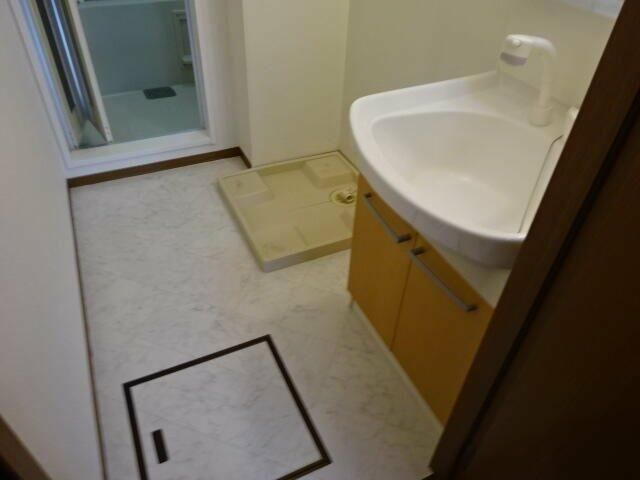 相模原市中央区清新８丁目のアパートの洗面所