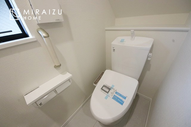 【トイレ】 | おしり洗浄、ビデ洗浄、暖房便座の機能を標準装備。トイレットペーパーの無駄遣いを防ぎ、肌を傷つける心配がありません♪