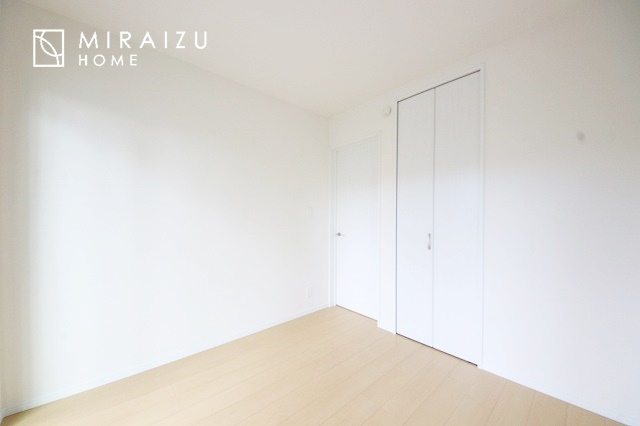 【寝室】 | 暮らしやすさを考えたプランで快適な現地ロケーションを実現。安らぎに満たされる、ゆとりのある日々を過ごせます♪