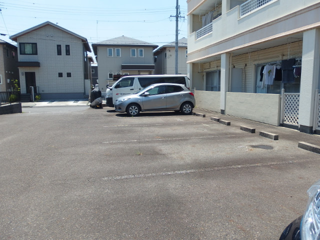 ゴールデンドーンの駐車場