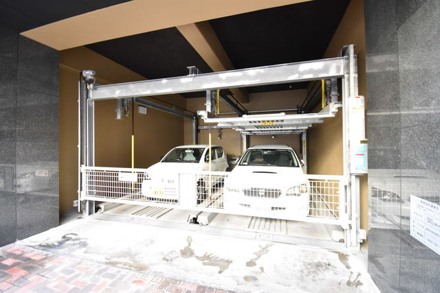 ローズモントフレア博多駅前の駐車場