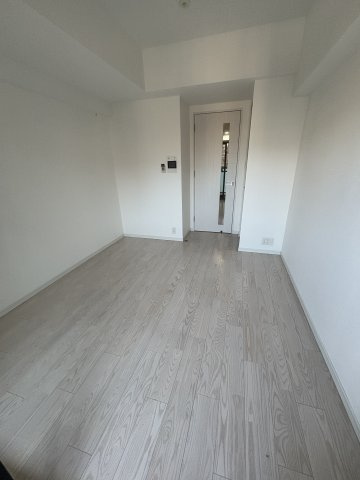 Ｍ－ＲＥＳＩＤＥＮＣＥ新大阪Ｇａｒｄｅｎの居間・リビング
