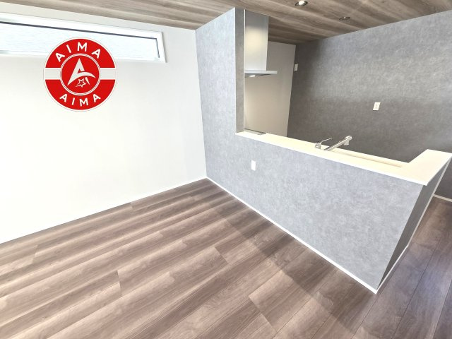 福津市西福間3丁目第1-4棟（1号棟）の内観：施工例|キッチンから立ち込める香りが今日の料理を期待させます。