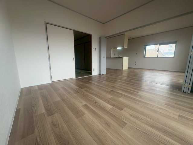 パークハイツアイリス5番館の居間・リビング