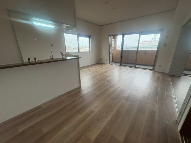 パークハイツアイリス5番館の居間・リビング