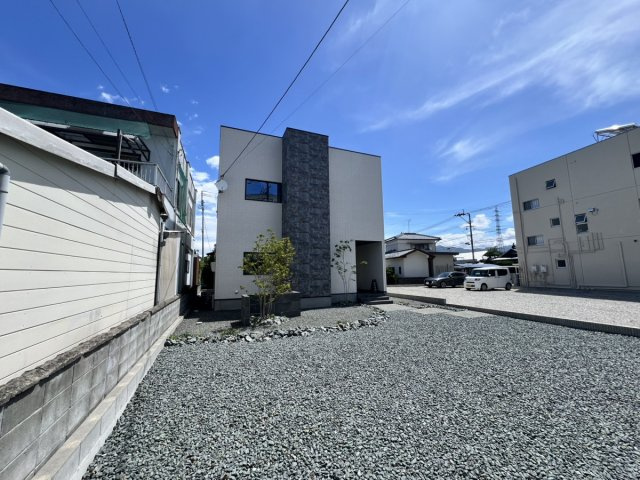 井上町戸建の庭