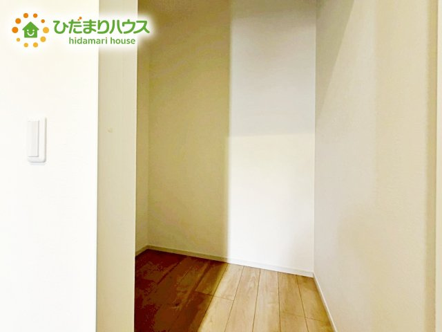 【収納】 | 水戸市赤塚1期　新築戸建　1号棟 | シューズインクローゼットは、靴以外にもゴルフバックやベビーカーを置くことができ、 散らかりがちな玄関もスッキリします。