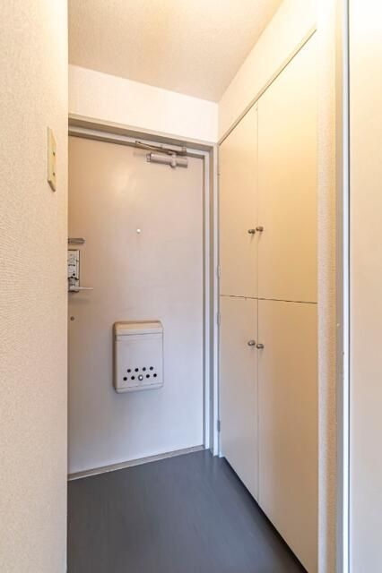 横浜市神奈川区片倉４丁目の賃貸マンションの玄関