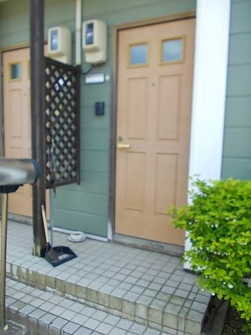 ローテローゼＹのエントランス|ゆとりのあるエントランスです