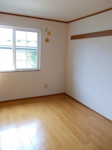 ローテローゼＹの内装|明るい室内です