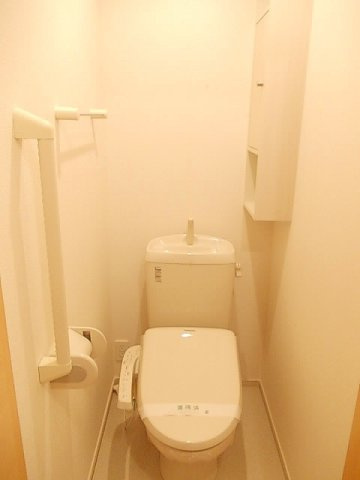 ラ・カンパネラⅡーＡのトイレ|ゆったりとした空間のトイレです