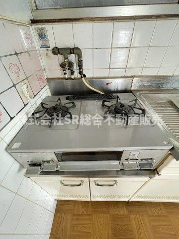 六万寺町3丁目中古戸建のキッチン|2口コンロ、グリル付きです！
