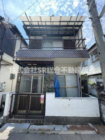 六万寺町3丁目中古戸建の外観|収益物件としても適しています！スーパー・コンビニ徒歩10分圏内と便利な立地です♪