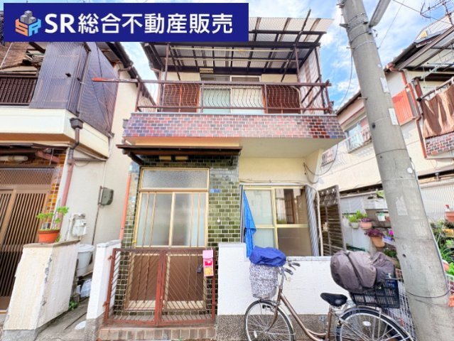 六万寺町3丁目中古戸建の外観|収益物件としても適しています！スーパー・コンビニ徒歩10分圏内と便利な立地です♪