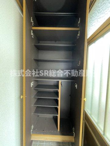 六万寺町3丁目中古戸建の収納|シューズボックスがございます！