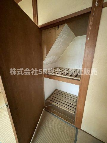 六万寺町3丁目中古戸建の収納|全居室収納有なのも嬉しいポイントです♪