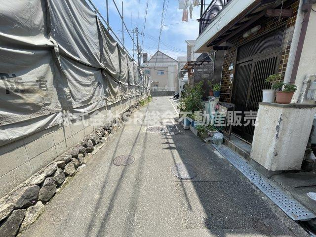 六万寺町3丁目中古戸建の前面道路含む現地写真|前面道路含む現地写真です