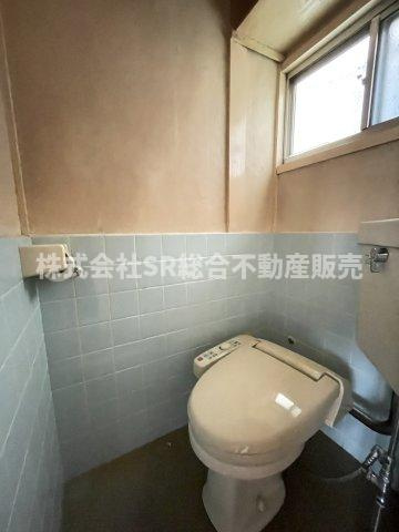 六万寺町3丁目中古戸建のトイレ|温水洗浄便座もございます♪