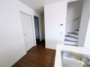 栗東市手原4丁目　新築戸建の居間・リビング
