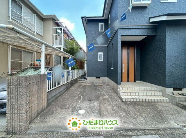 白岡市西１期　中古一戸建ての駐車場
