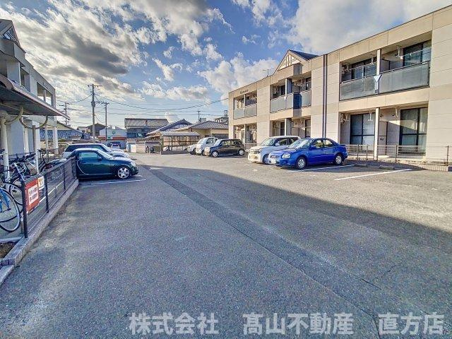 北九州市八幡西区楠橋南１丁目のアパートの駐車場