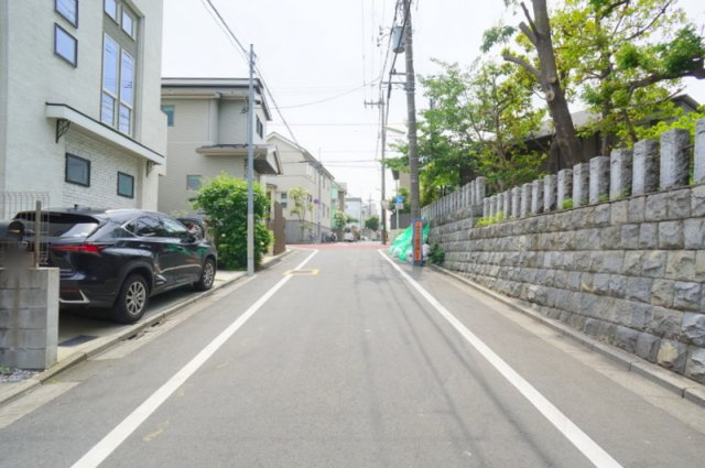 深沢５　土地の周辺|北西側公道　幅員約6.0m　間口約3.0m