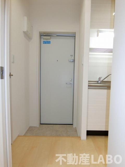 フジパレス遠里小野Ⅲ番館の玄関