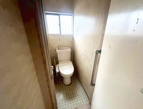 【中古】坂戸市石井中古住宅のトイレ|落ち着いたトイレです