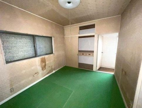 【中古】坂戸市石井中古住宅の洋室|2F 6帖洋室です