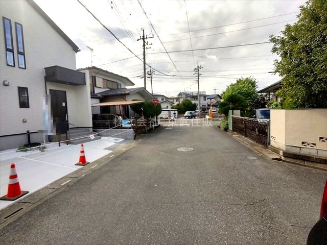 【前面道路含む現地写真】の画像