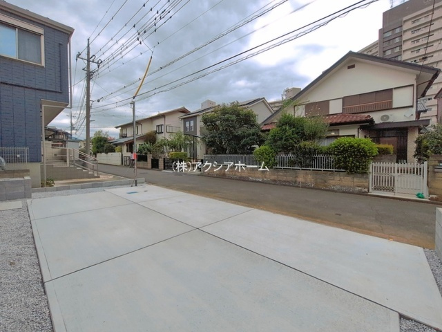 所沢市中新井4丁目・全1棟　新築一戸建　～LDK17帖～の駐車場|2026年8月27日撮影