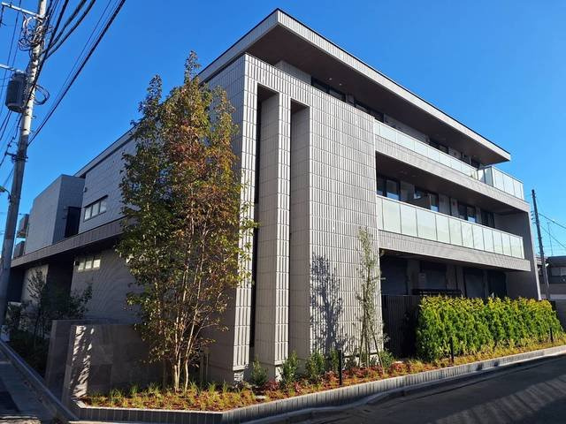 ＣＲＥＳＴ　ＨＩＬＬＳ