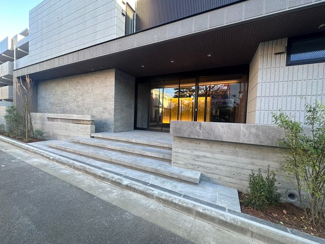 ＣＲＥＳＴ　ＨＩＬＬＳのエントランス|★エントランス