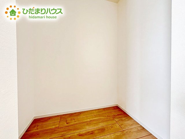 【寝室】 | 水戸市赤塚1期　新築戸建　2号棟 | 寝室にはウォークインクローゼットを完備。スッキリ片付いた寝室が睡眠の質を上げてくれます。