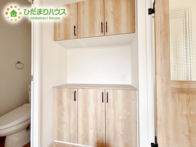 【洋室】 | 水戸市赤塚1期　新築戸建　2号棟 | 洗練された空間にやわらかい光が差し込み、お気に入りの家具や小物が映えます。